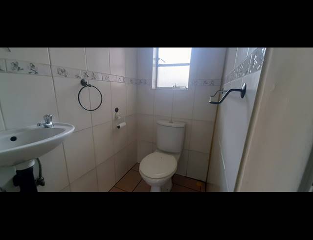 2 BEDROOM CLUSTER FOR SALE IN TERENURE